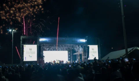 FOTOS: Réveillon no parque Amazonino Mendes reúne mais de 100 mil pessoas