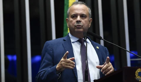 Oposição planeja reação, caso Lira e Pacheco não confrontem STF