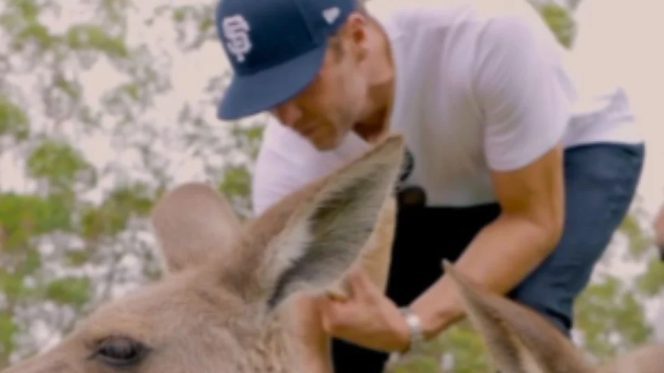 Atitude de Tom Brady após morte da mãe de Gisele Bündchen chama atenção de fãs