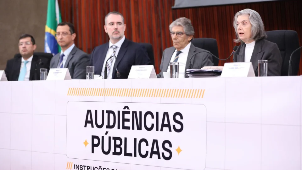 Inteligência artificial: TSE tem até março para regulamentar normas