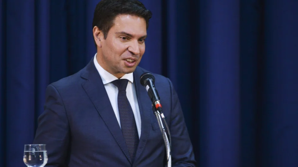 Polícia Federal apreende com Ramagem equipamentos que pertencem à Abin