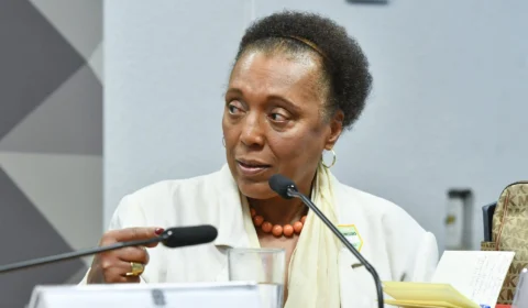 Lula nomeia Vera Lúcia Araújo para o TSE