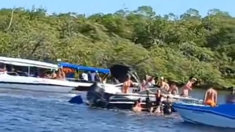 VÍDEO: colisão entre lanchas deixa 2 mortos em ilha na Bahia