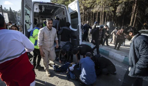 Explosão em cemitério no Irã mata 103 pessoas durante tributo a morto pelos EUA