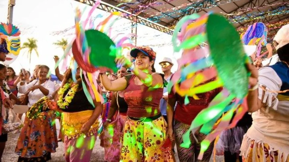 Carnaval em Rio Branco terá show nacional e desfiles; confira a programação