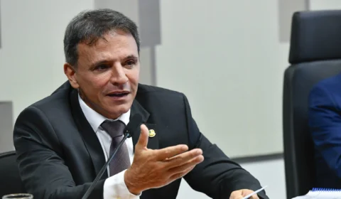 ‘Antes tivesse ficado em casa’, diz Bittar sobre Lula