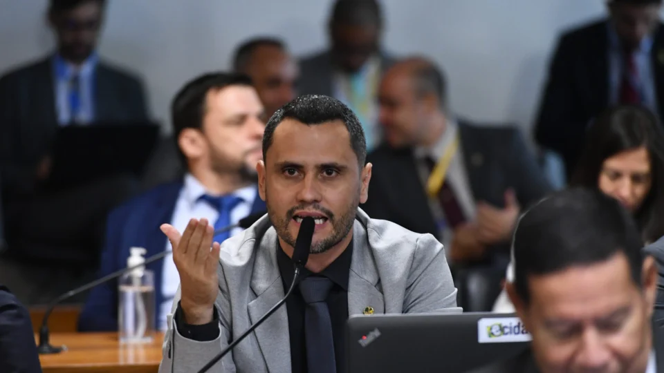 PEC que isenta IPVA a veículos com mais de 20 anos vai ao Plenário