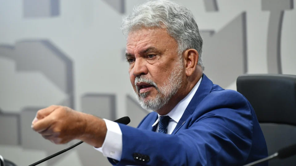 Fuga em Mossoró ‘abre precedente perigoso’, lamenta Petecão