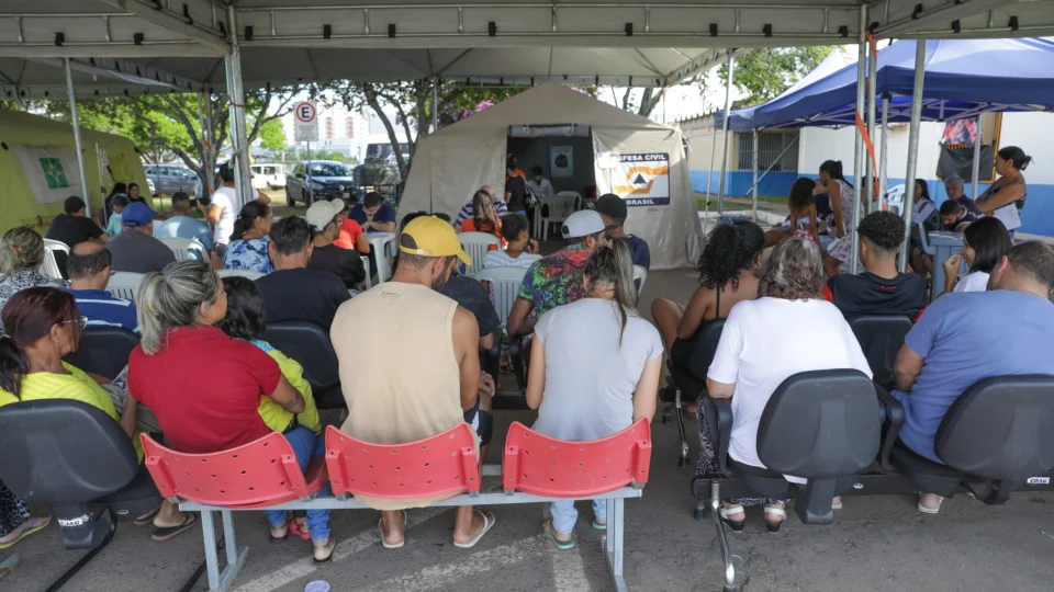 Dengue: DF tem regime especial em tendas de atendimento até às 22h