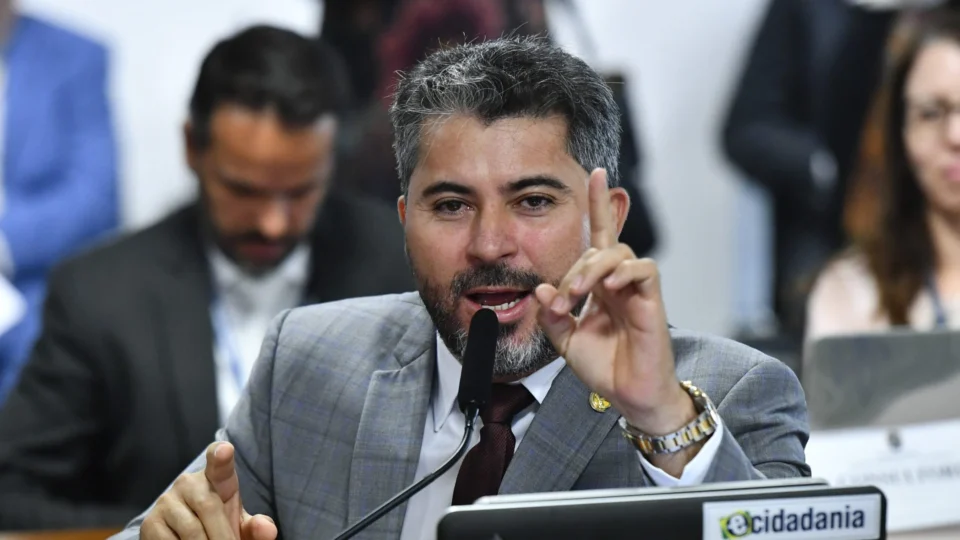 Marcos Rogério questiona projeto de vacinação nas escolas