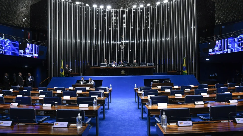 Plenário do Senado debate Política Nacional de Agricultura Familiar