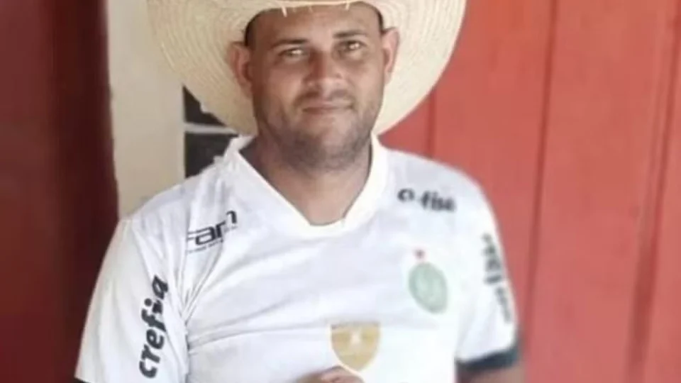 Motorista que atropelou e matou pedreiro se apresenta à polícia do AC