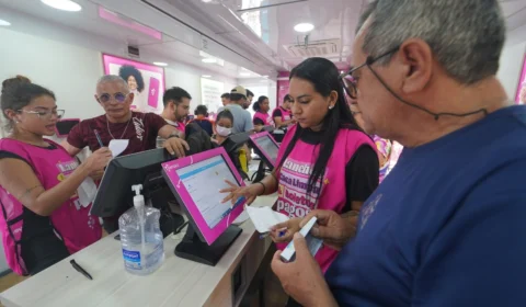 Caminhão da Serasa oferta serviços gratuitos à população de Manaus