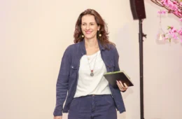 “Todas são muito potentes”, afirma Alice Freitas, da Rede Asta, ONG que apoia mulheres artesãs e combate pobreza menstrual