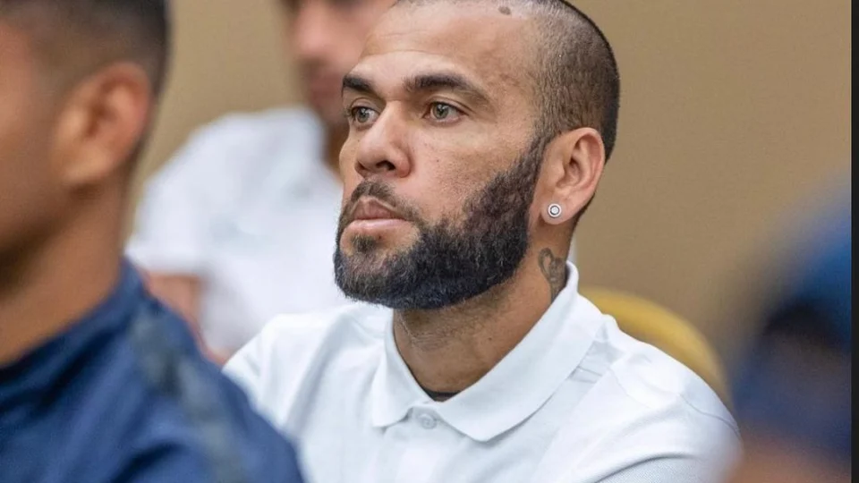 Daniel Alves: mulheres reafirmam terem sido apalpadas pelo jogador