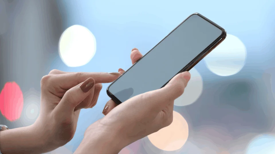 MEC vai entregar PL que proíbe celular em salas de aula