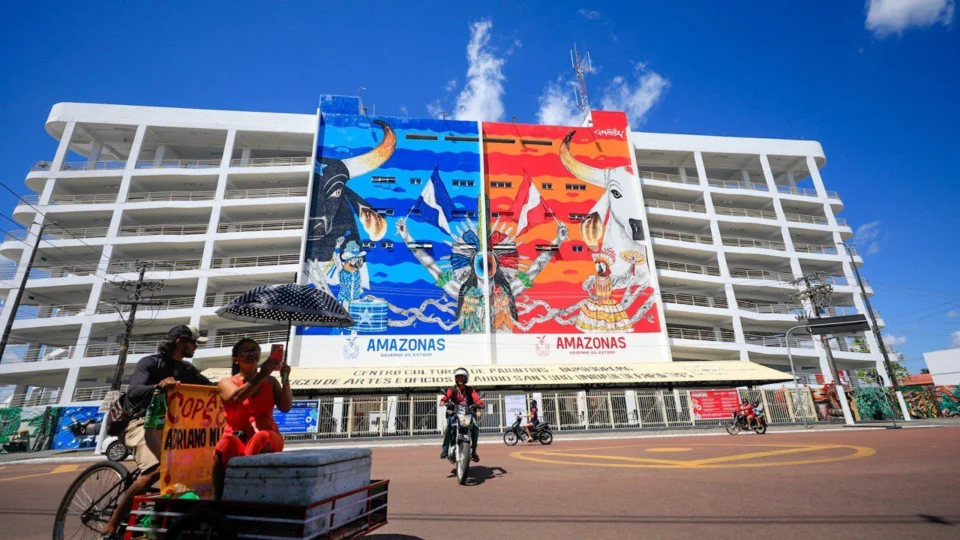 Festival de Parintins: mural do Bumbódromo recebe nova arte; veja
