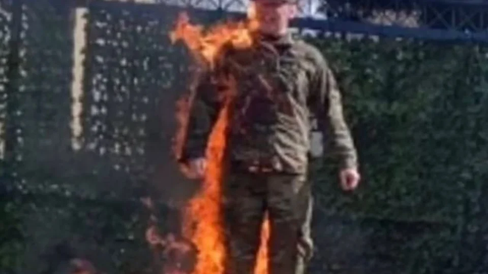 Morre militar da Força Aérea americana que ateou fogo ao próprio corpo