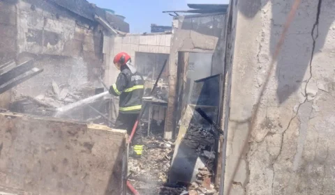Incêndio atinge casa no bairro Dom Pedro em Manaus