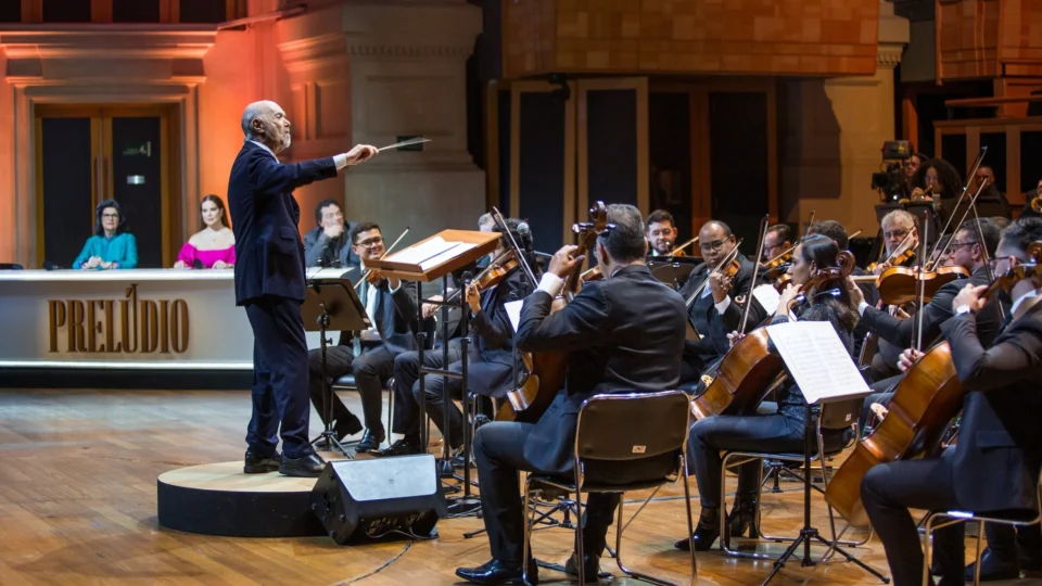 Medaglia: Brasil está poluído com música de má qualidade