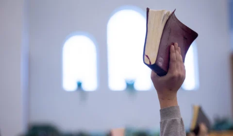 Lei de Manaus que dispensa igrejas de licenciamento ambiental é analisada