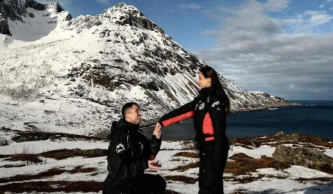 Lexa é surpreendida com pedido de casamento por Ricardo Viana na Noruega