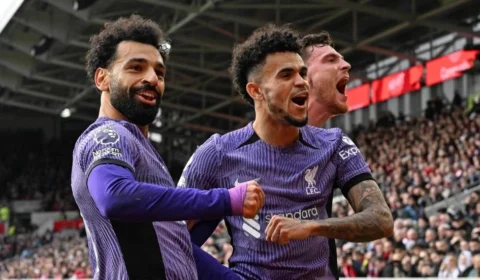 Liverpool bate Brentford e se mantém na liderança do Campeonato Inglês