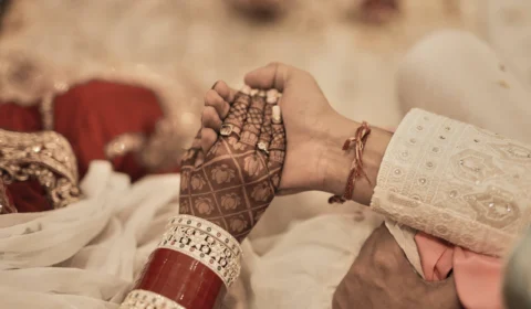 Mulher pede o divórcio após o marido mudar o local da lua de mel na Índia