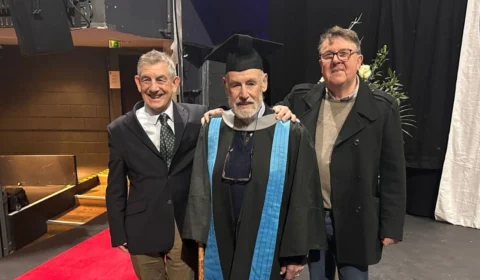 Médico idoso de 95 anos termina mestrado em Filosofia e quer doutorado