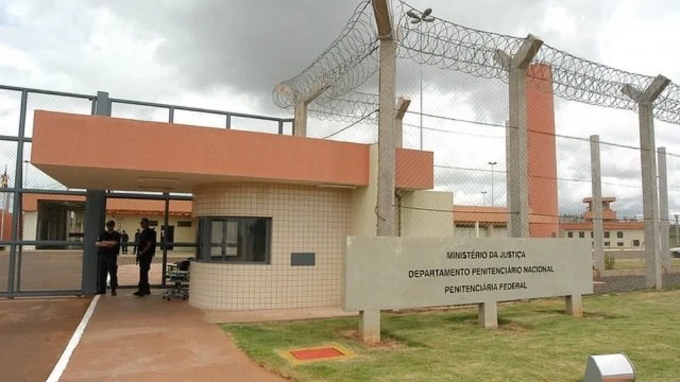 Dois detentos fogem do presídio de segurança máxima em Mossoró