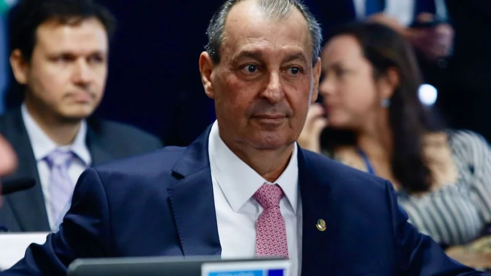 Omar cobra Pacheco por crítica a Lula: ‘tipifique o que é matar 30 mil inocentes’