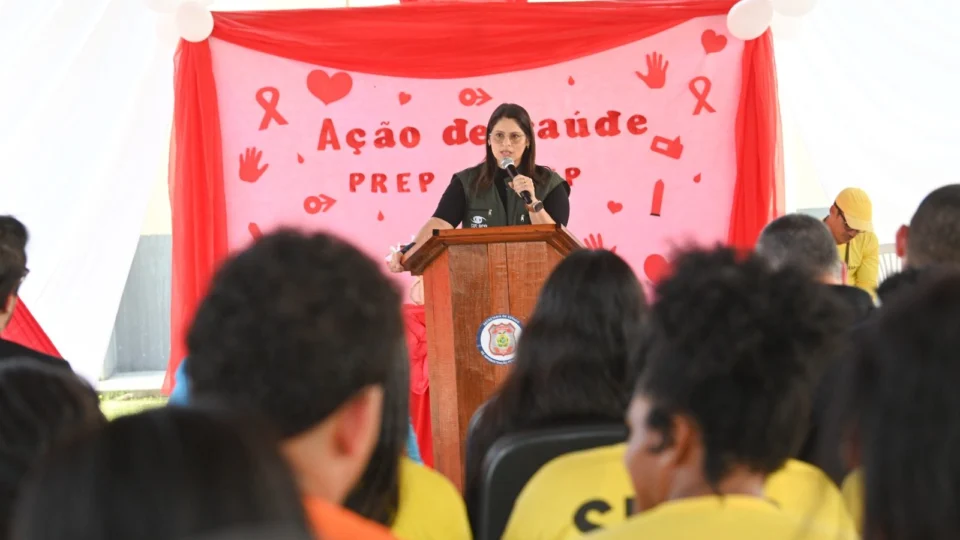 Detentos LGBTQIAPN+ recebem medicamentos para prevenir HIV, em Manaus