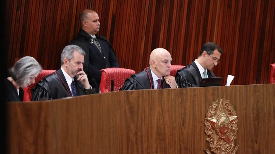 TSE aprova regras para uso da inteligência artificial nas eleições