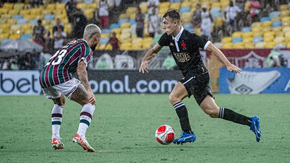 Vasco tenta anular cartões contra jogadores em empate com Fluminense