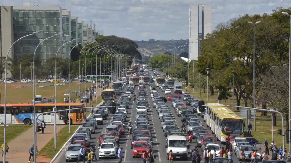 Senado discute isenção de IPVA para veículos com mais de 20 anos  