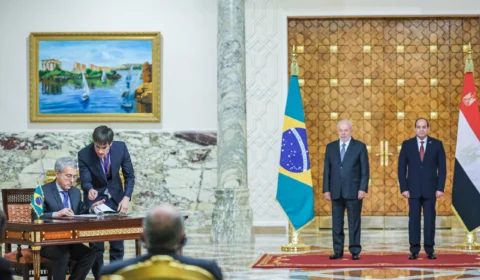 Brasil e Egito assinam acordo de desenvolvimento da ciência 