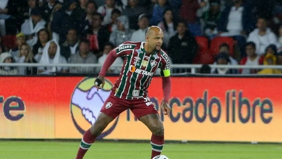 Fluminense: Felipe Melo critica calendário na volta ao Rio