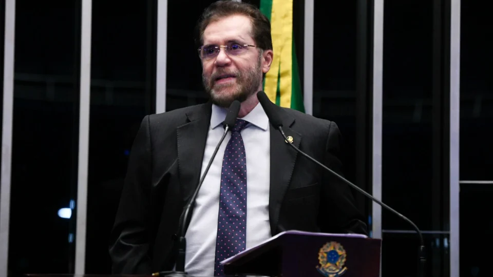 Plínio critica exploração de pescadores de pirarucu no AM