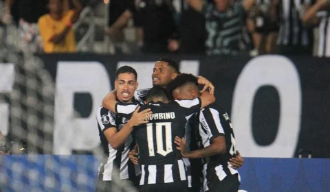 Libertadores: Botafogo goleia o Aurora e segue na competição