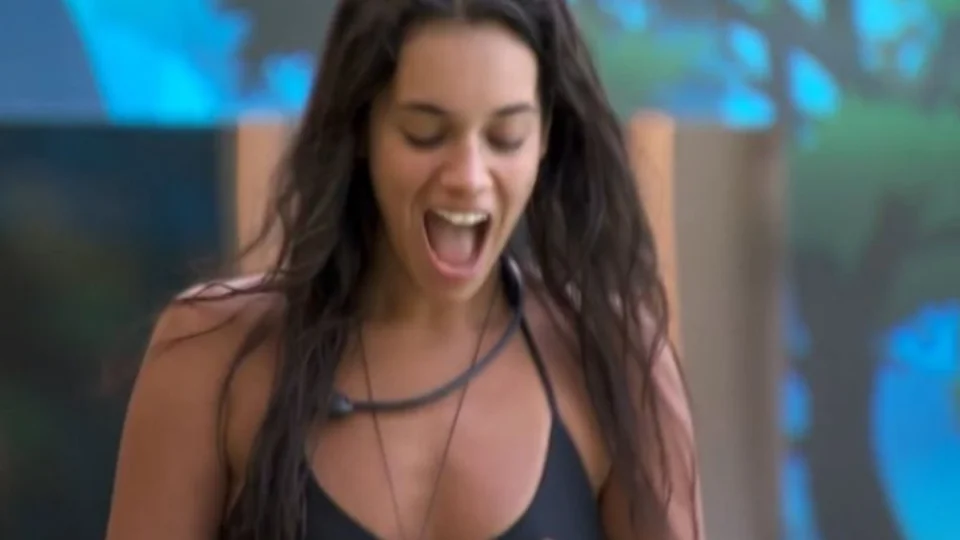 BBB 24: Alane encontra objeto proibido no bolso da sua jaqueta