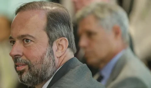 MME vai estudar a redução do preço do querosene de aviação