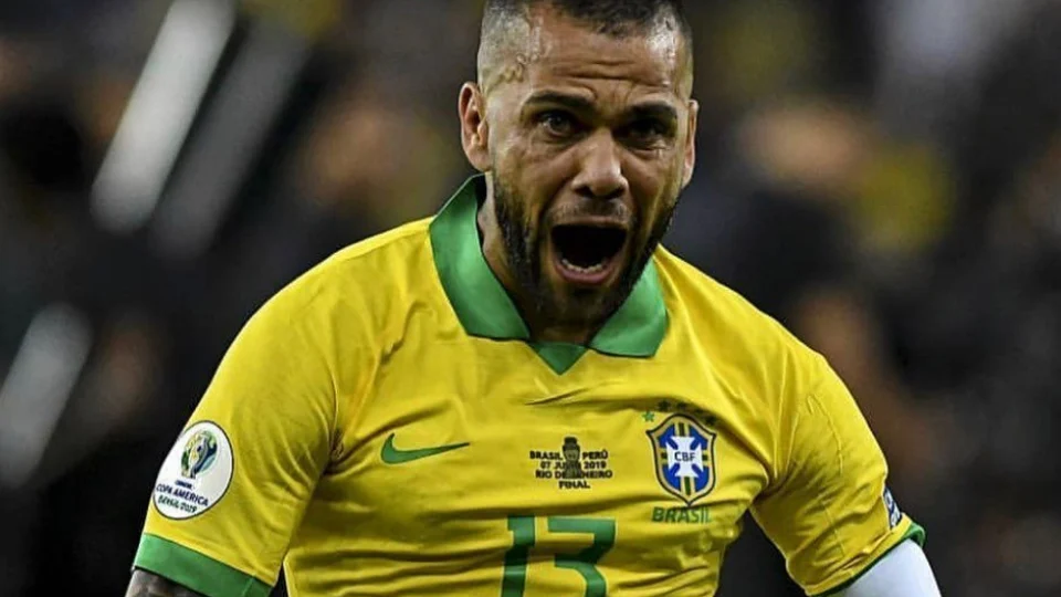 Julgamento de Daniel Alves: vítima reafirma acusação de agressão sexual