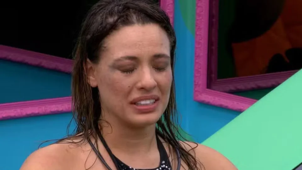 BBB 24: Beatriz chora após fim da Festa do Líder