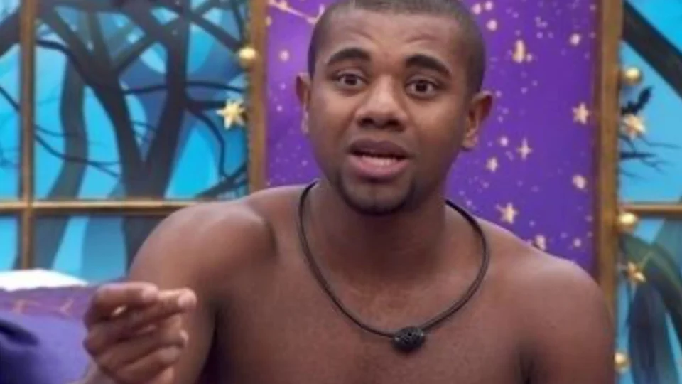 BBB 24: fãs criam boneco do Davi e brinquedo viraliza na web
