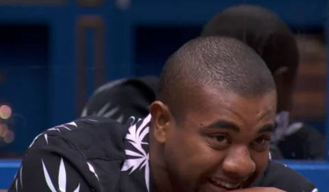 BBB 24: Davi morre de rir ao receber flechadas no “Sincerão” de segunda