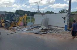 Boxes em situação irregular são demolidos no Santa Etelvina na ZN de Manaus