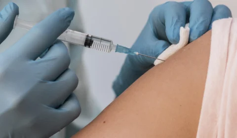 Confira as principais dúvidas sobre a vacinação contra dengue