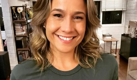 Qual doença deixou parte do rosto de Fernanda Gentil sem movimentos?