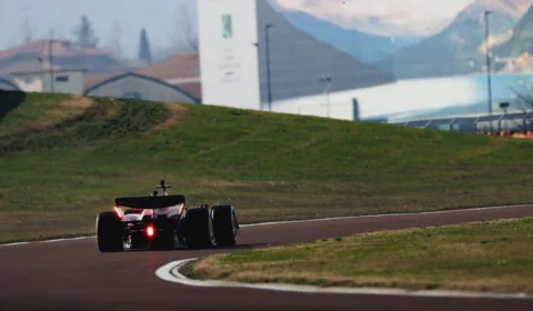 Ferrari revela o SF-24 para temporada de Fórmula 1 de 2024: veja vídeo