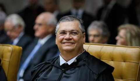 Dino realiza seu primeiro voto no STF